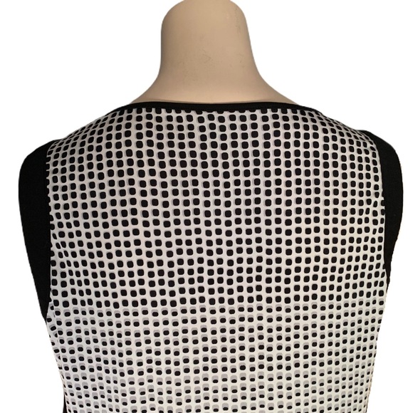 3/$30 - cleo Sleeveless Polka Dot Blouse Size M - Picture 5 of 11